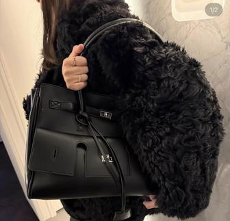 вместительная сумка