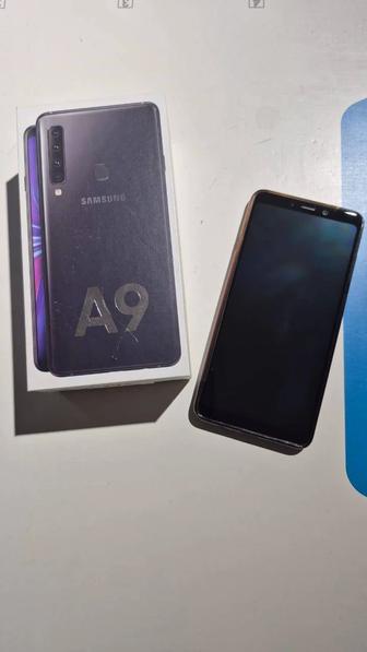 Телефон Samsung A9