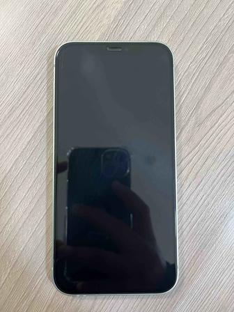 Продам Айфон 12 в отличном состоянии