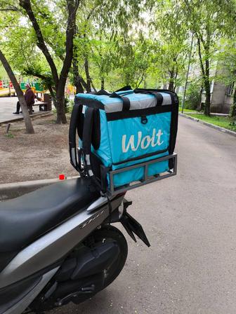 Курьерская термосумка Wolt с железным багажником для мотоцикла/скутера