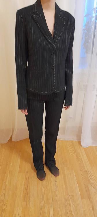 Костюм женский деловой