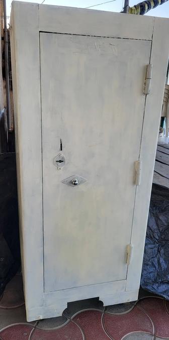 Металлический шкаф (сейф оружейный)