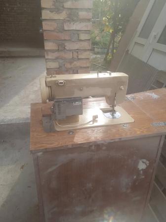 Швейная машинка