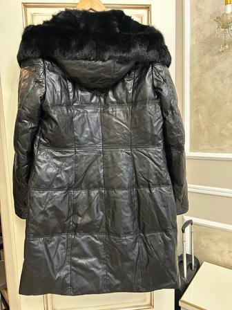 Продам женскую дубленку
