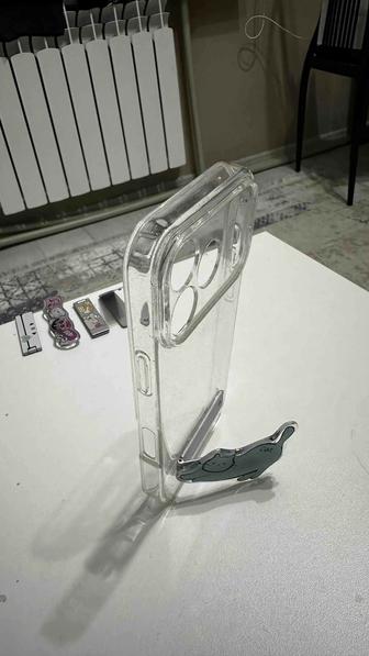 чехлы на iPhone 17 Pro