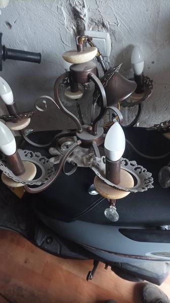 Люстра 6 ламп. Узкий цоколь