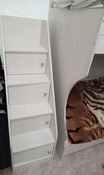 Продам двухъярусную кровать