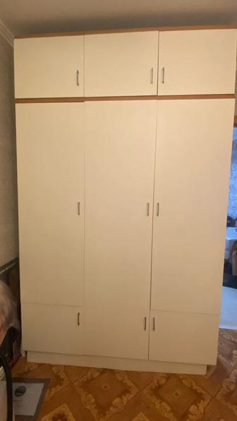 Шифоньер в потолок