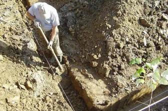 Ручная копка ям ,септиков ,траншей