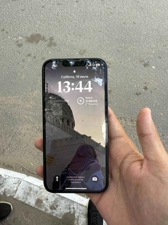 Продам Айфон 13