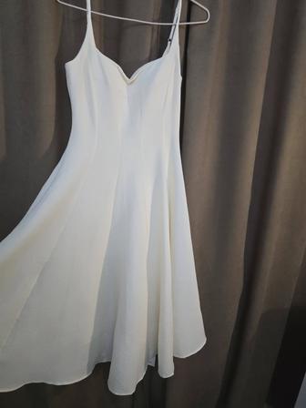 Продаю платье, размер М