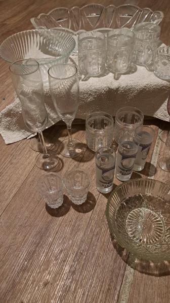 Продам рюмки разные и вазу хрусталь