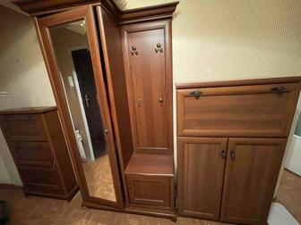 Срочно Продам прихожий гарнитур в классическом стиле