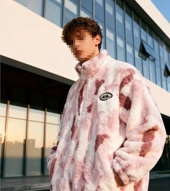 Кофта на замке розовая