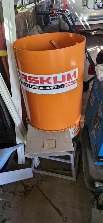 Соломоизмельчитель и дробилка