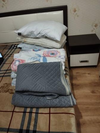 Продаю подушки, дивандек, одеяла