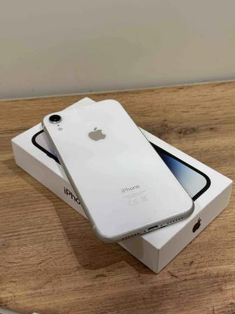 iPhone XR white 64gb