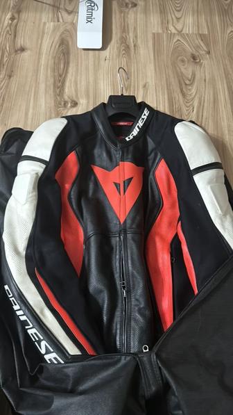 Мотокуртка Dainese.