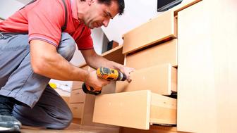 Услуги по сборке, разборке, ремонту мебели. Мебельщик