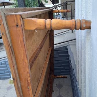 Отдам даром стол низкий 1,5х1,5