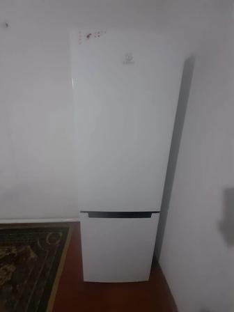 Срочно продам холодильник