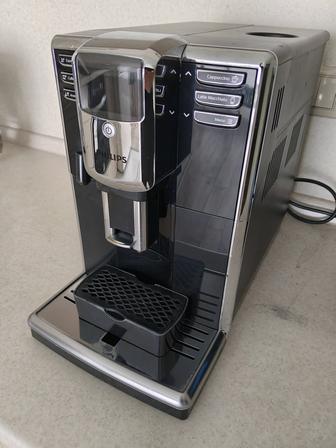 Кофемашина Phillips LatteGo 5030