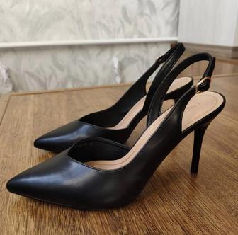 Туфли лодочки на каблуке с открытой пяткой