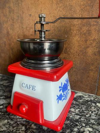 Кофемолка механическая