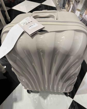 Чемодан новый