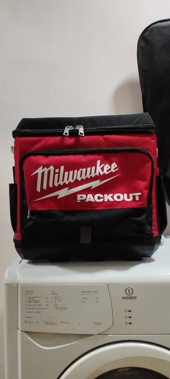 Продам термосумку Milwaukee Packout ( 380х240х330см ).