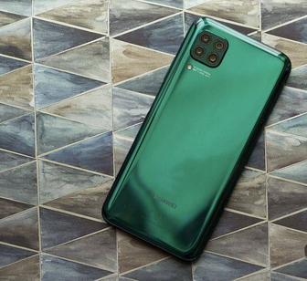 Продам смартфон Huawei P40 (lite)