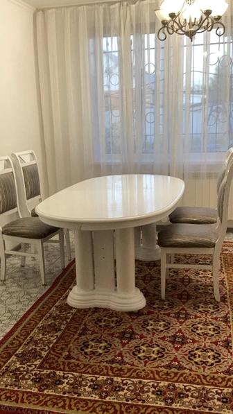 Срочно продам стол и стулья