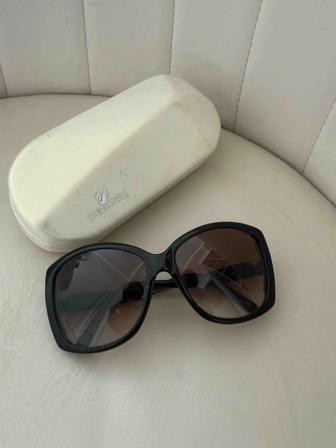 Солнечные женские очки Swarovski