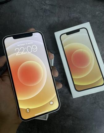Телефон iPhone 12