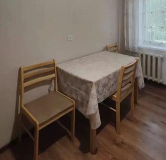 Продам стол и 2 стула
