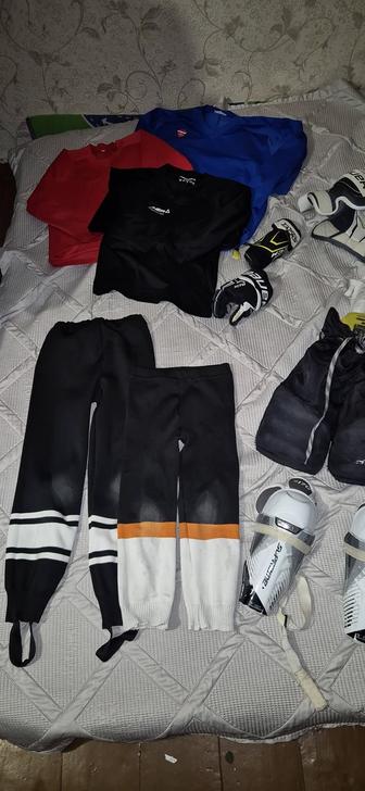 Продам экипировку для хоккея 4-7лет