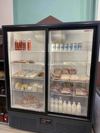 Продам один витринный холодильник Ариада и Продам морозильник Снеж5сеточный