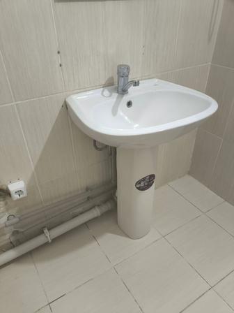 Раковина на ножке