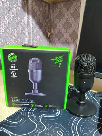 Микрофон Razer seiren mini новый