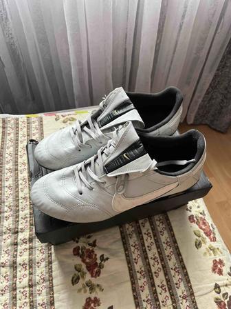 Продам оригинальные бутсы Nike Premier