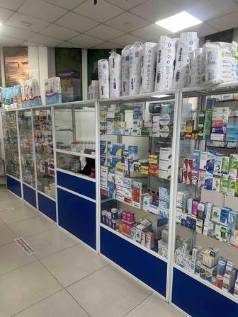 Продаются стеллажи и полки для аптеки