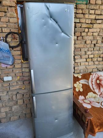 Продам холодильник LG