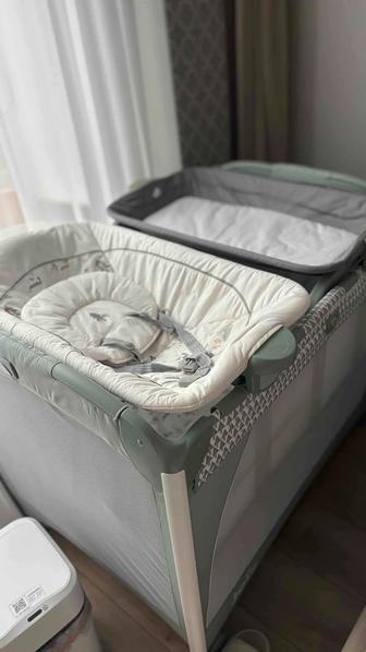 Продам манеж-кроватку для новорожденного до нескольких лет