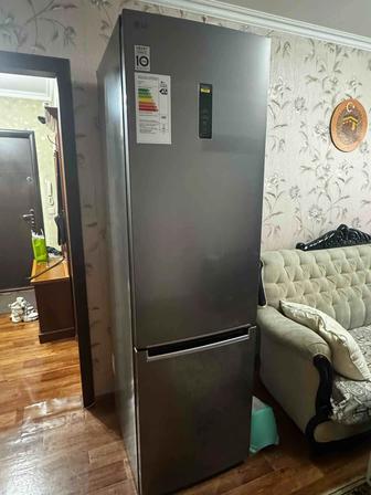 Продам холодильник