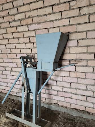 Станок для изготовления лего кирпича