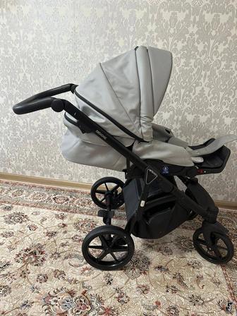 Продаю детскую коляску