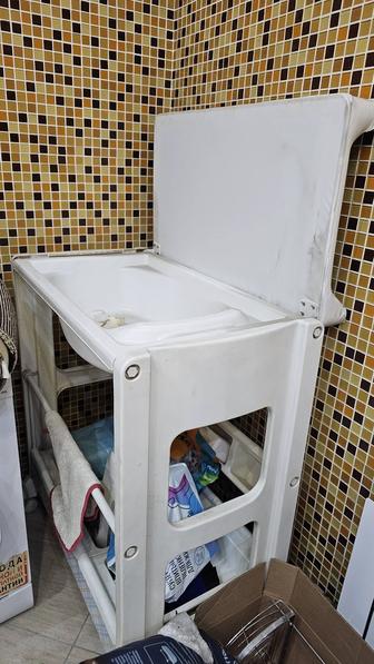 Продам Пеленальный столик 2 в 1 с ванночкой б/у