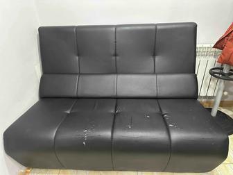 Кожаный диван (черный)