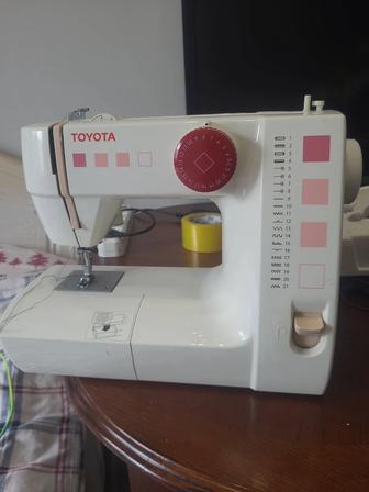 Срочно продается швейная машинка ToYota б/у в отл.состоянии (электр.ножная)