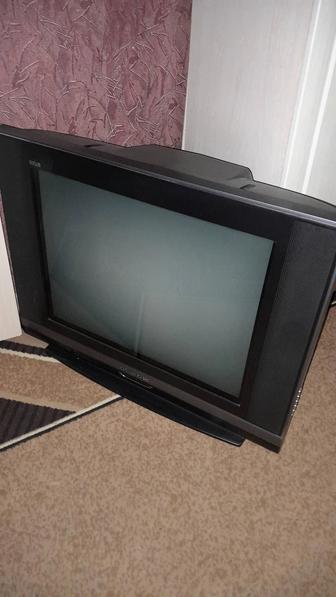 Телевизор отдам даром